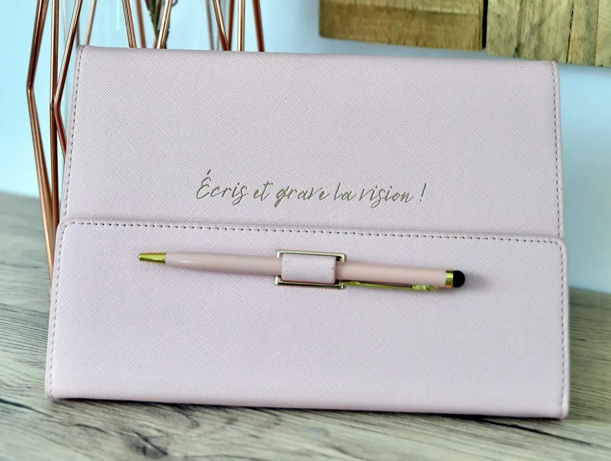 Porte carnet de notes en similicuir rose avec stylo assorti