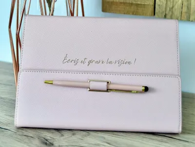 Porte carnet de notes en similicuir rose avec stylo assorti
