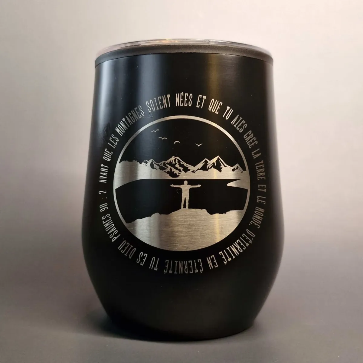 Mug isotherme noir "Avant que les montagnes soient nées..." Psaumes 90.2
